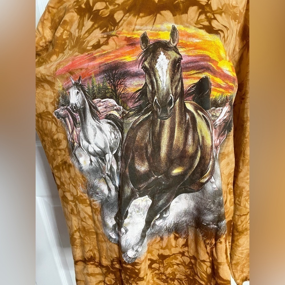 Back‎ to Earth Nature Wear Women's Shirt Tie Dye Graphic Hand Dyed Horses - Picture 3 of 11